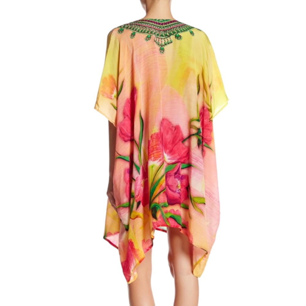 Shahida Parides TROPICAL PRINT SHORT
KAFTAN
SIZE: ONE SIZE (OS) - Picture 3 of 10